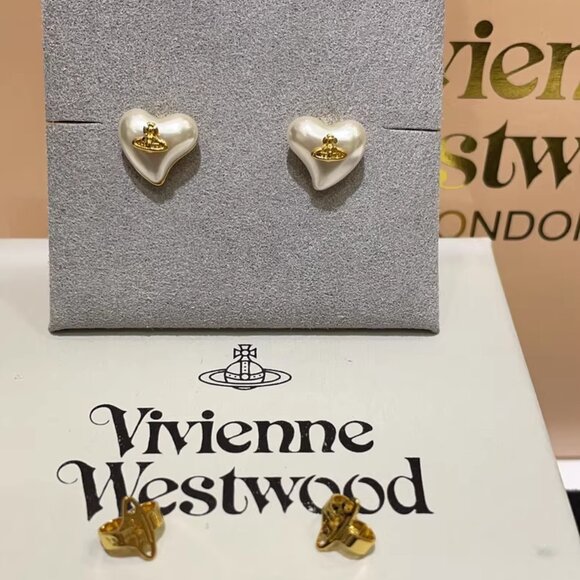 Vivienne Westwood Pearl Heart Orb Stud Earrings - Picture 1 of 5